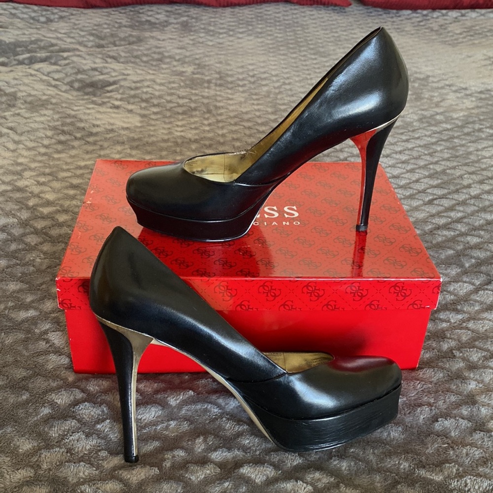 GUESS High Heeled Pumps - Picture 3 of 10